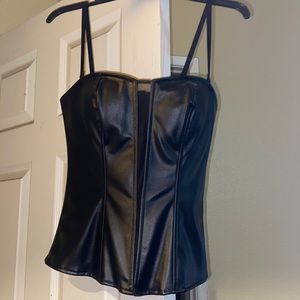 BRAND NEW Faux Leather Corset/TRADE’s Welcomed🤩